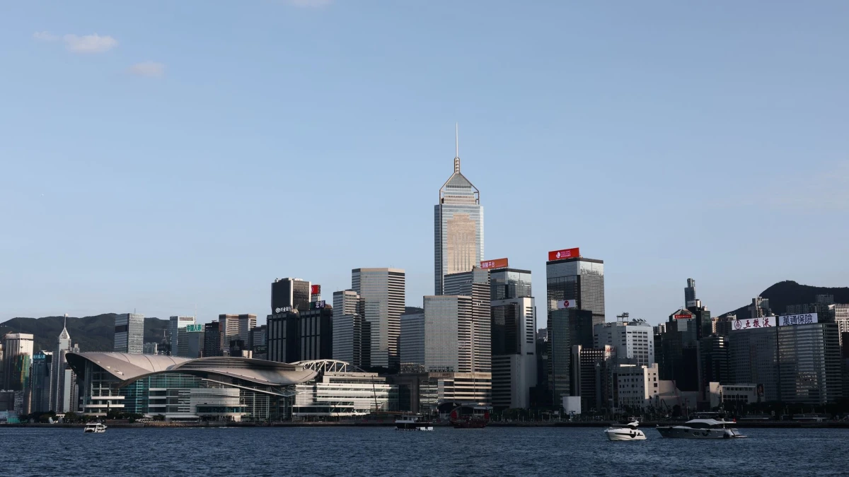 Beijing's Investment Clampdown Affects HK Banks, Insurers
