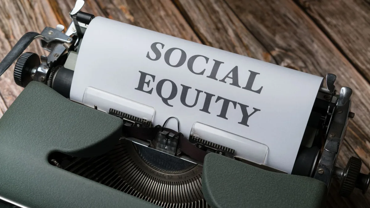 Apollo Warns on Private Equity Returns Amid $4 Trillion Backlog