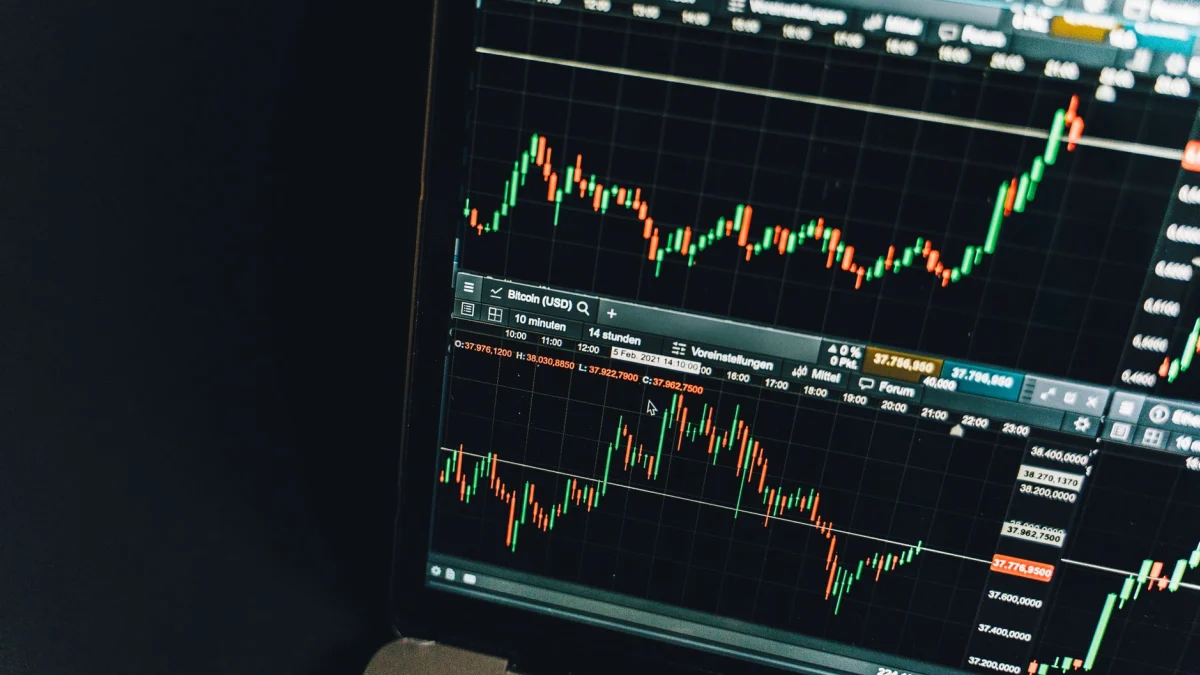 Premarket Moves: Oracle, Intel, Applied Materials, Alcoa Stocks Shift