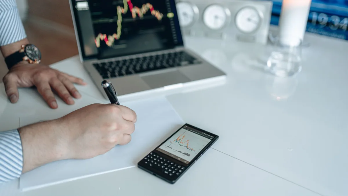 Micron (MU) Stock Rebounds After Analyst Valuation Insights