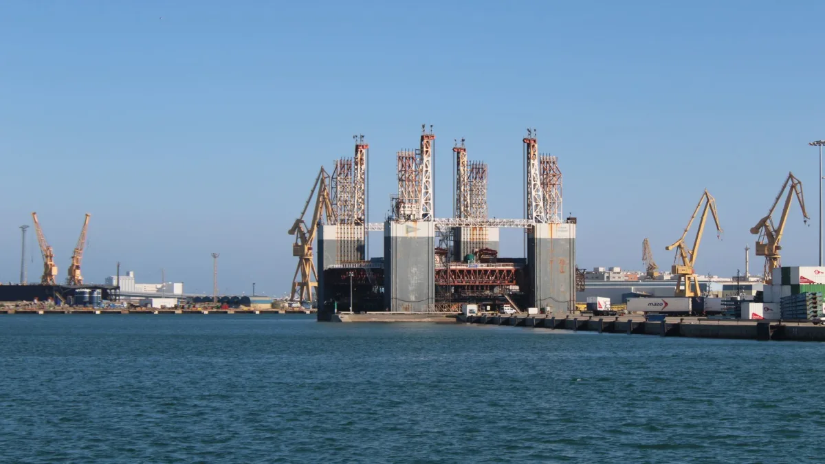Gulf Oil Exports Reduction Smaller Than Expected for Key Traders
