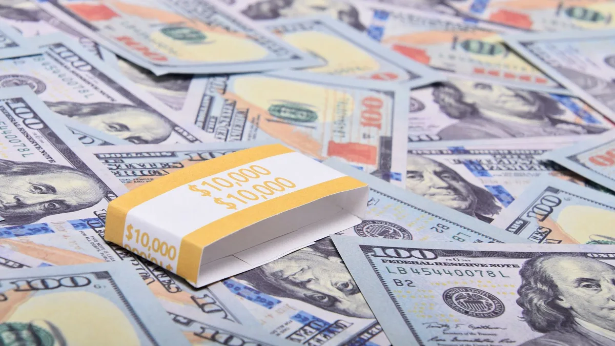 Dollar Hits 10-Day Low as US-Iran Peace Deal Talks Progress