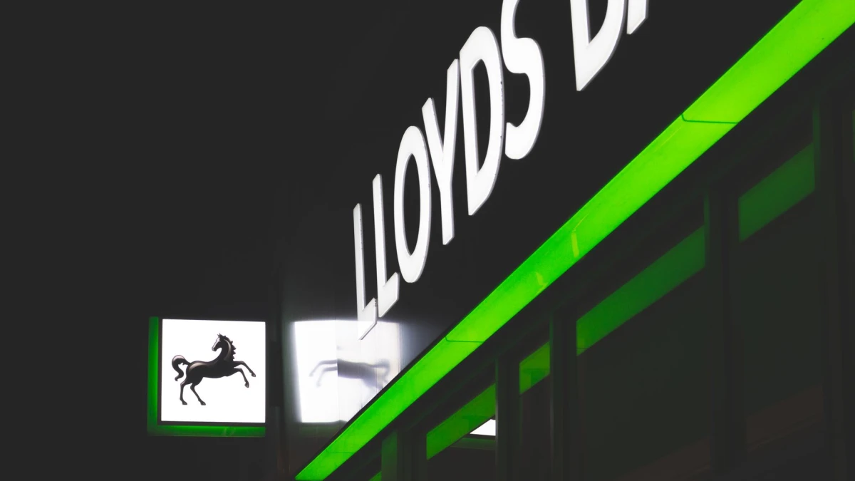 eToro (ETORO) Exploring Acquisitions and Banking Licences Expansion