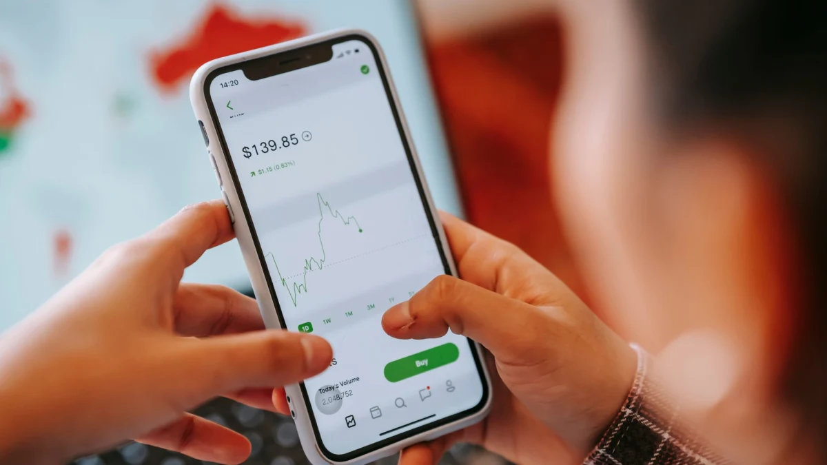 Insider Buy at Broadcom (AVGO) Signals Market Interest