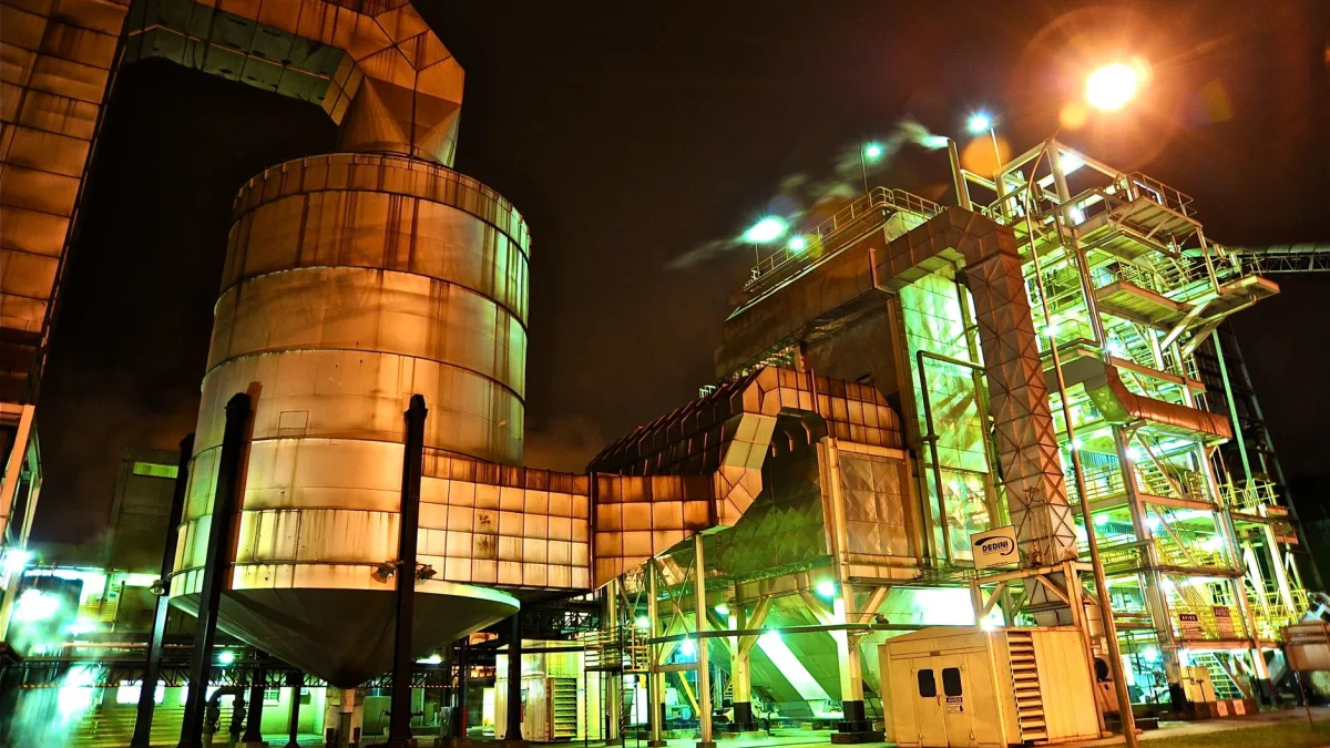 Poland’s Industrial Output Rises 4.1% in May, Exceeds Forecasts