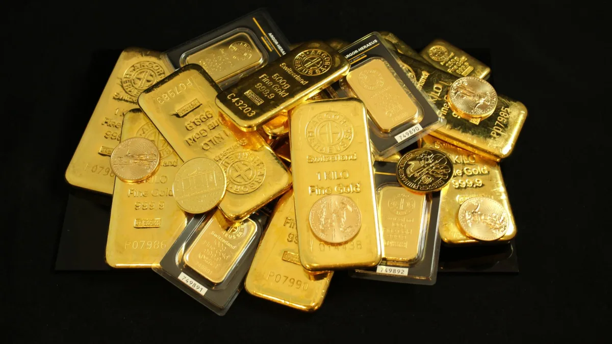Goldman Sachs Cuts Gold Target $500 Amid No Fed Rate Cuts
