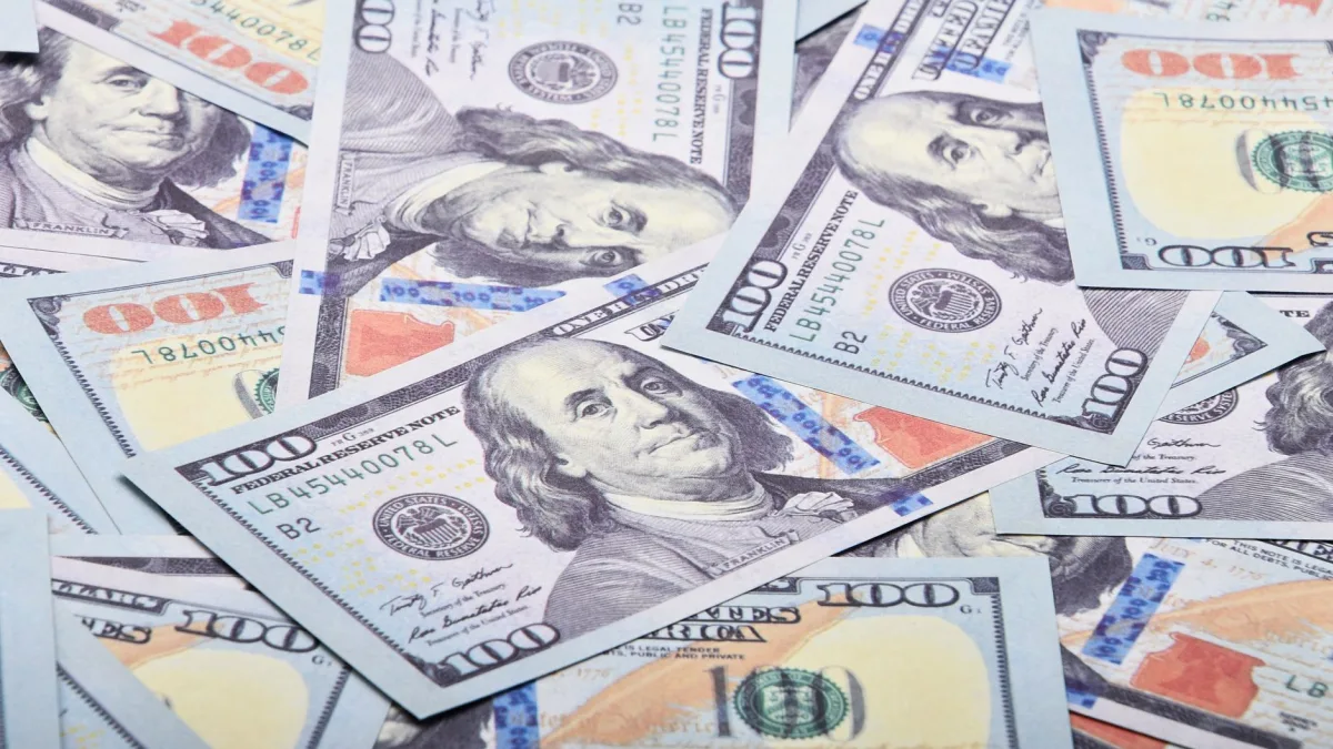 Fed Signals Strong U.S. Dollar Demand Amid Rate Differentials