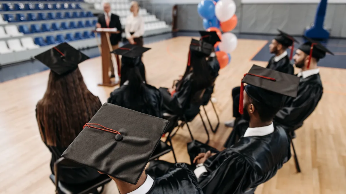 College Job Experience Doubles Employment Chances After Graduation