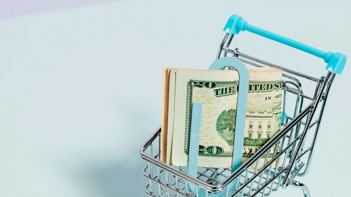 Kroger (KR) Faces Sales Growth Issues Amid Rising Costs