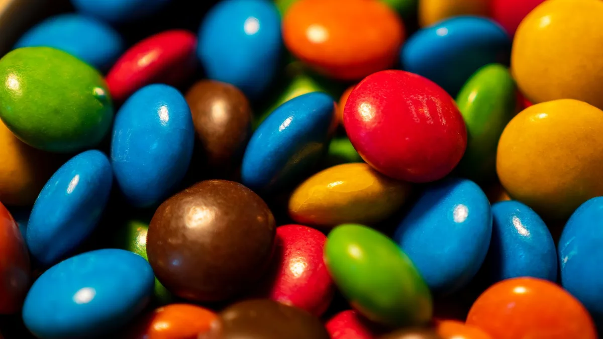 M&M's (MARS) to Eliminate Two Colors for Dye-Free Launch
