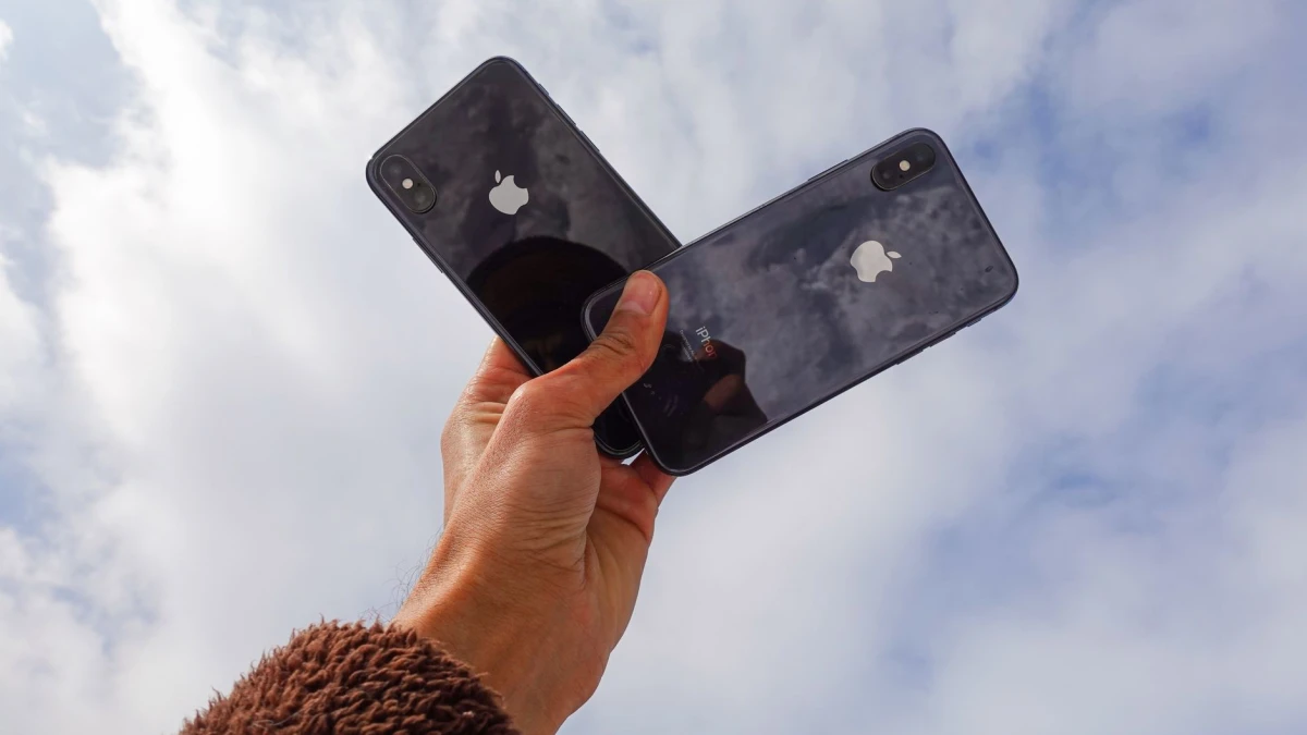 Apple (AAPL) Maintains iPhone Pricing Power Amid Market Trends