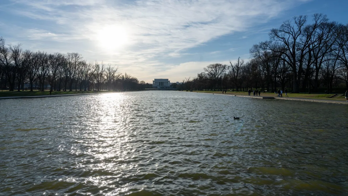 Trump announces potential drainage of Lincoln Memorial Reflecting Pool
