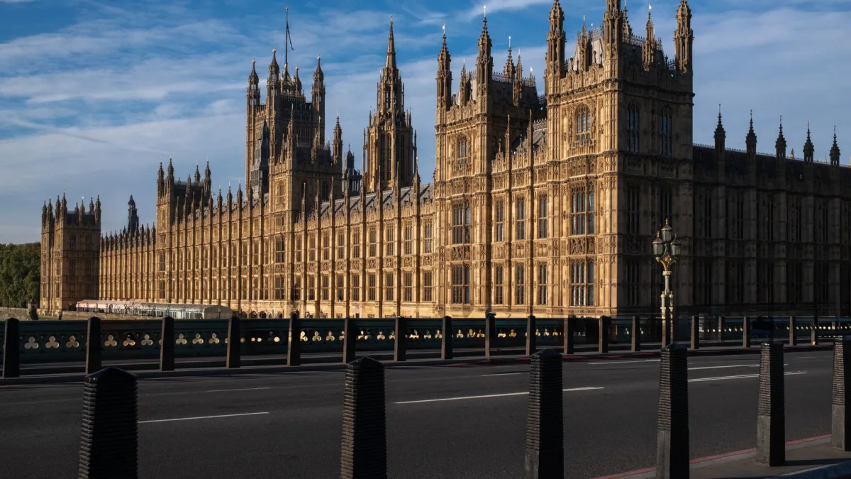 UK PM Starmer Faces Leadership Challenge After Burnham's Election