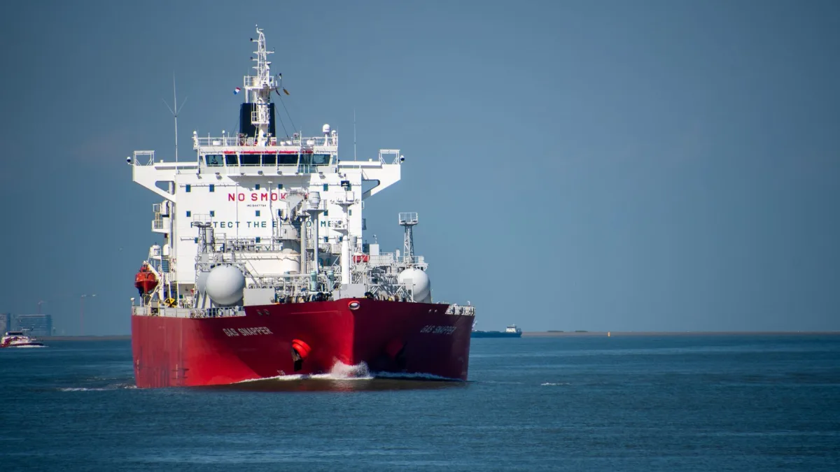 Three Indian Tankers Indicate Hormuz Traffic Increase
