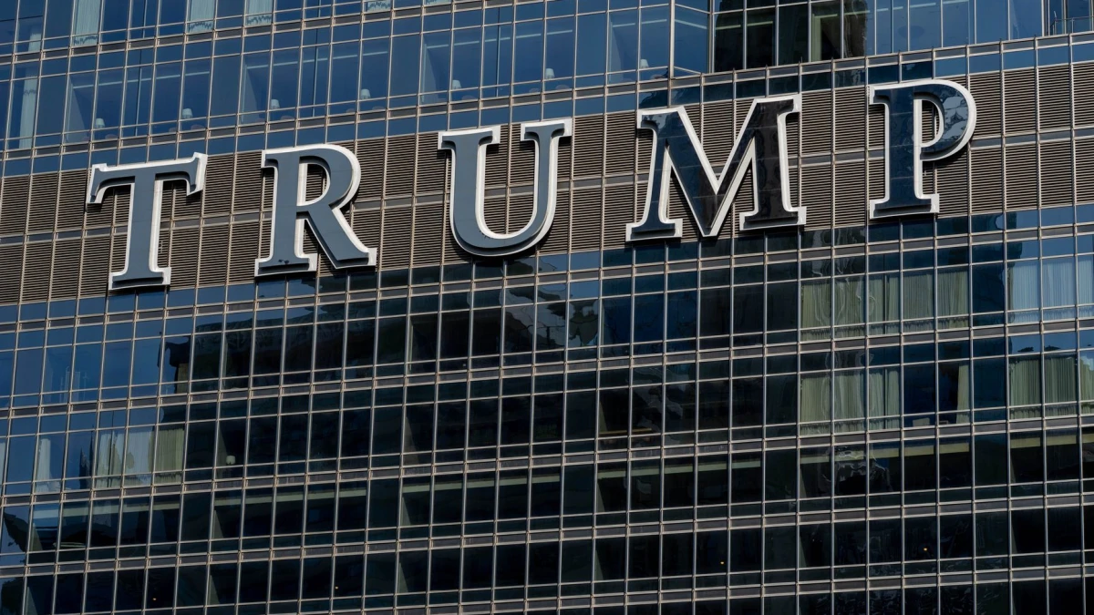 Trump Threatens Iran with Increased Sanctions Over Strait Closure