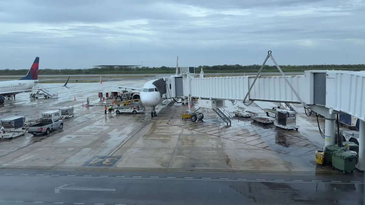 FAA Investigates Delta Flight Aborting Landing at Logan Airport