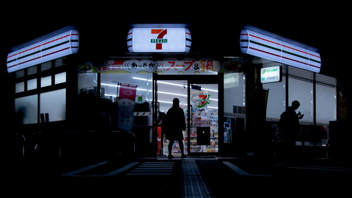 7-Eleven Gas Prices Drop to $3.99 National Average, Discounts Offered