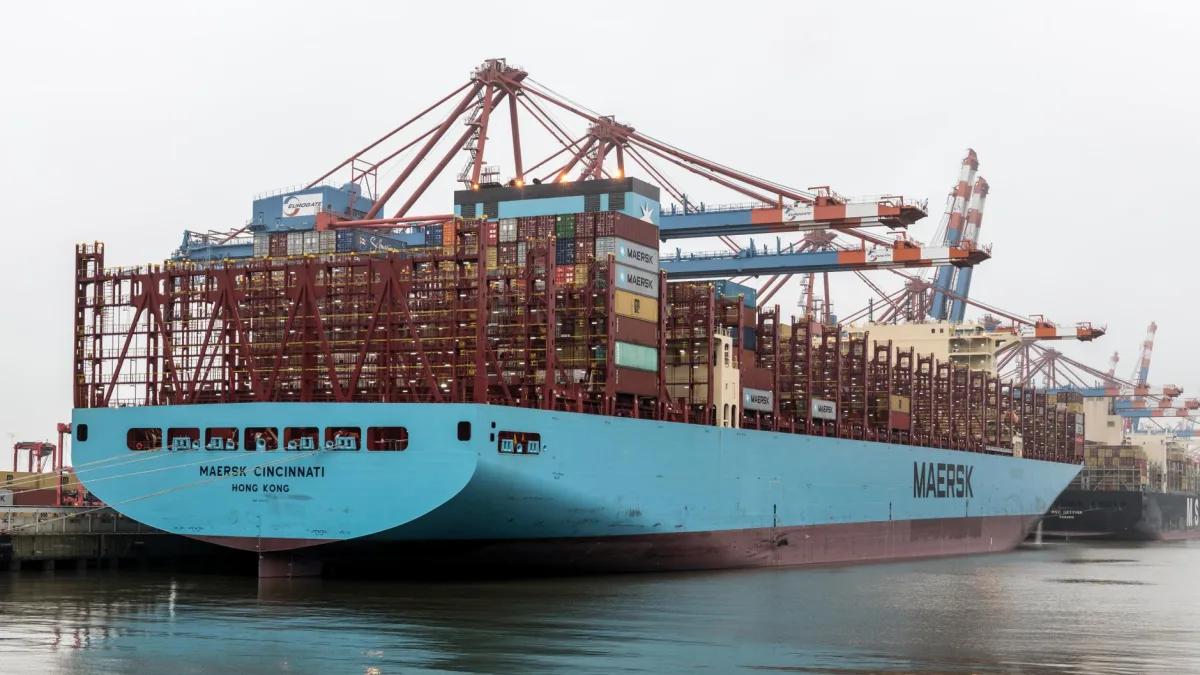 Shipping Slows as Iran Shuts Strait of Hormuz Again