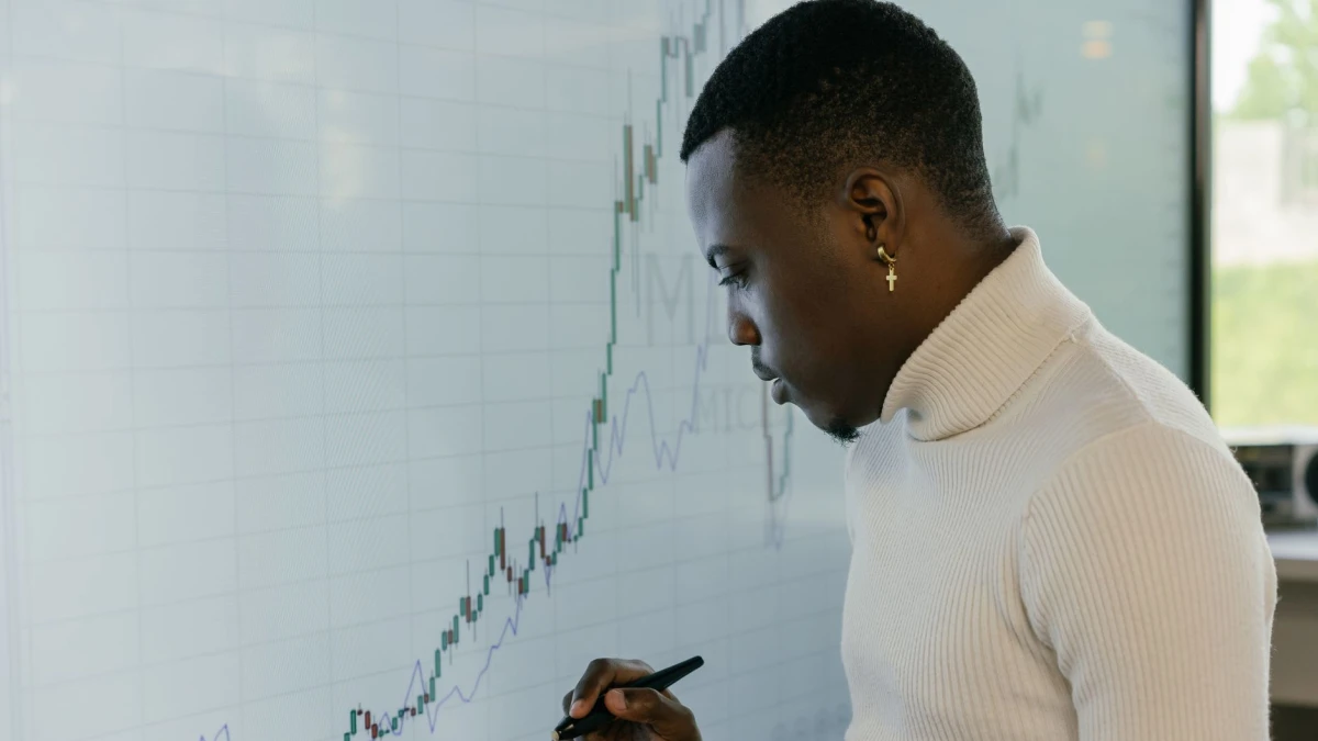 Markets Rattled by Warsh Insights Impacting Trader Confidence