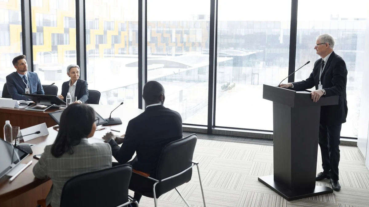 JPMorgan (JPM) CEO Jamie Dimon Advocates In-Office Work for Training