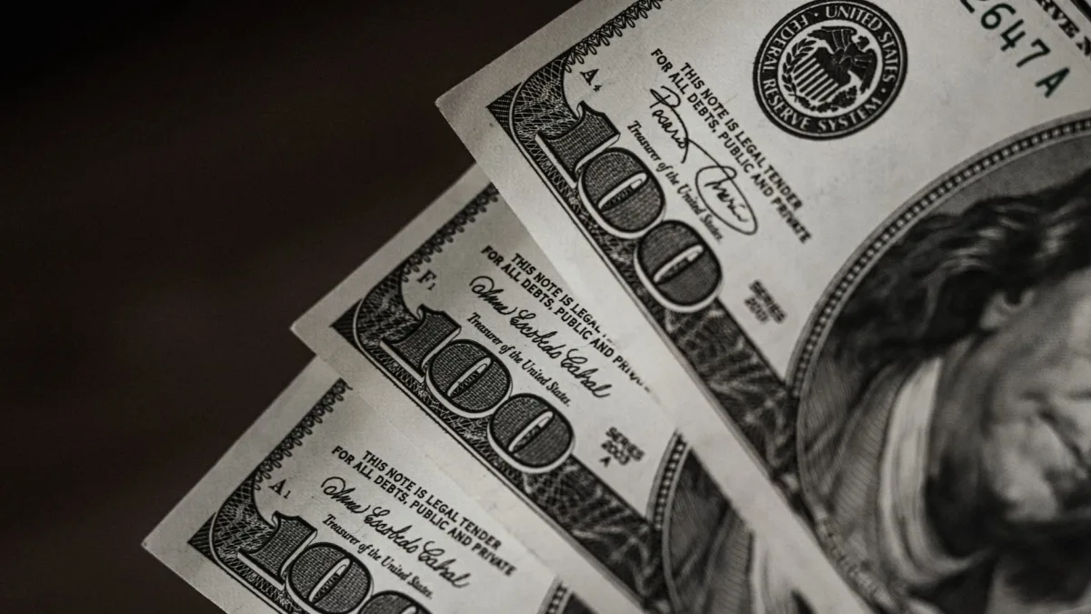 Dollar Index Climbs 0.06% After US-Iran Talks Boost Optimism