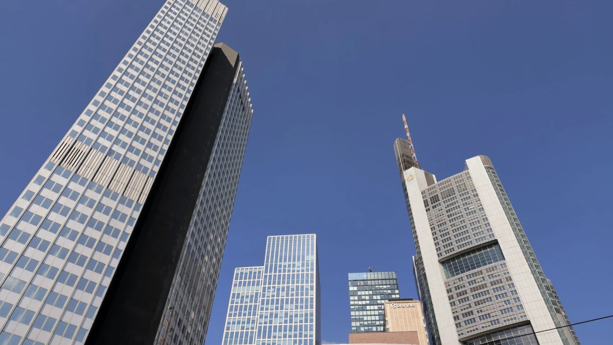 PMI shows German business activity at 18-month low in June