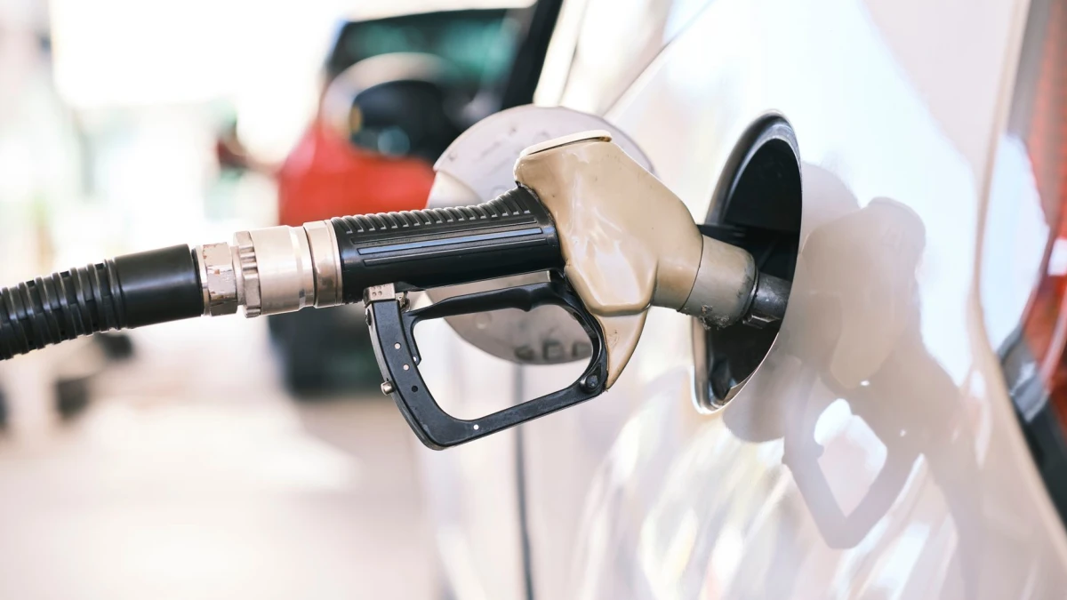 Oil Prices Fall with Brent at $76.68 Amid U.S.-Iran Developments