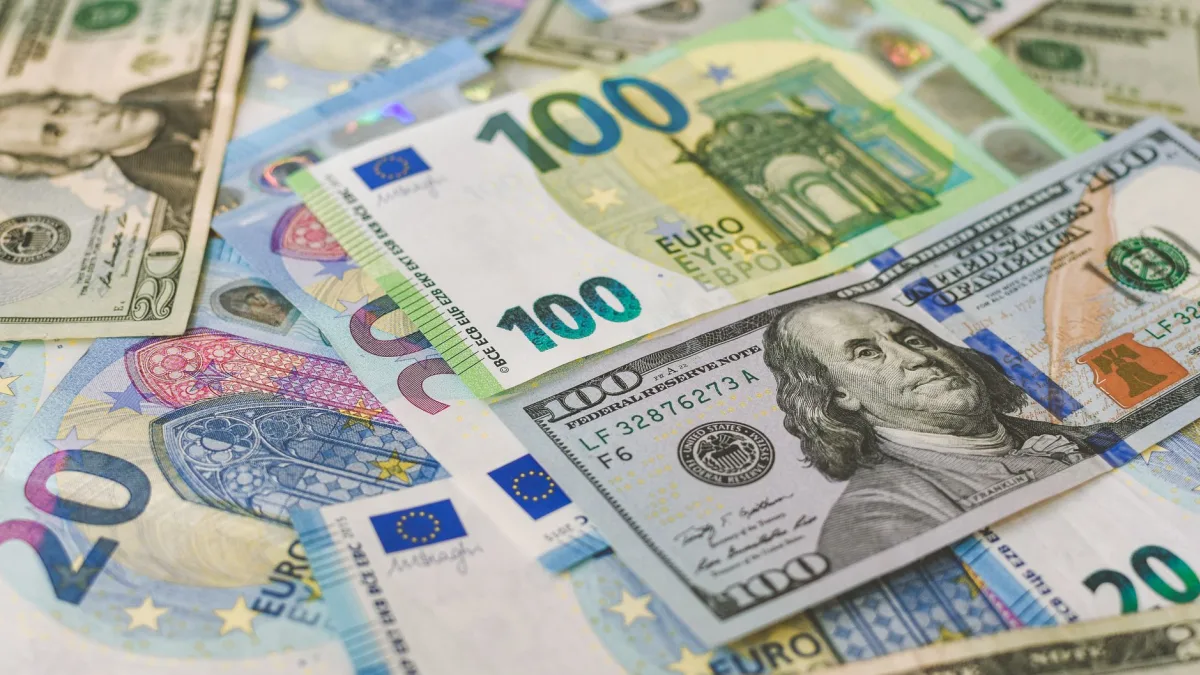 Dollar Steady Ahead of Key Inflation Data Release