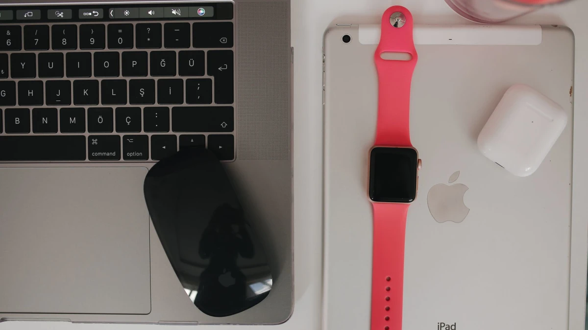 Apple (AAPL) Stock Drops 5% After Price Hikes on MacBooks, iPads
