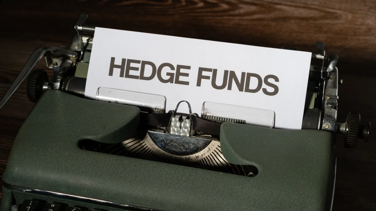 Horizon Kinetics Acquires $2,086 of RENN Fund Stock