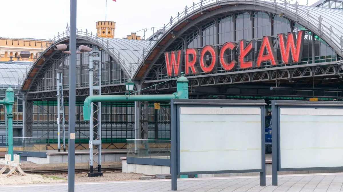 Poland Stocks Close Lower; WIG30 Declines 0.65%