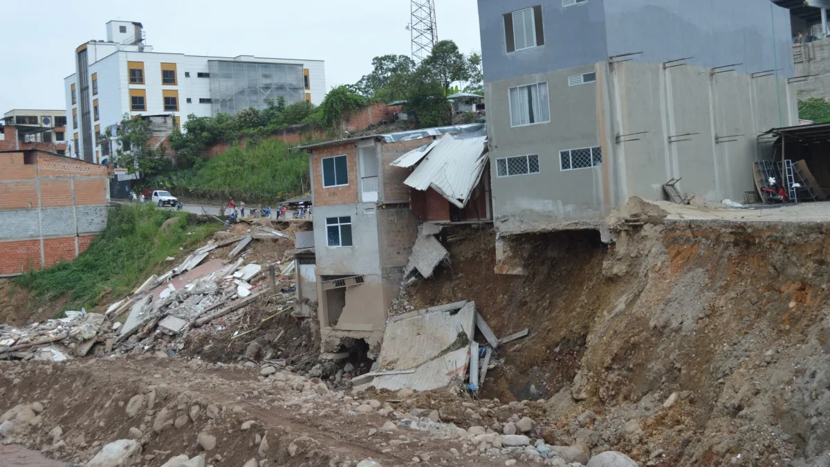 Venezuela Earthquakes: 33 Rescued, Thousands Missing Impact