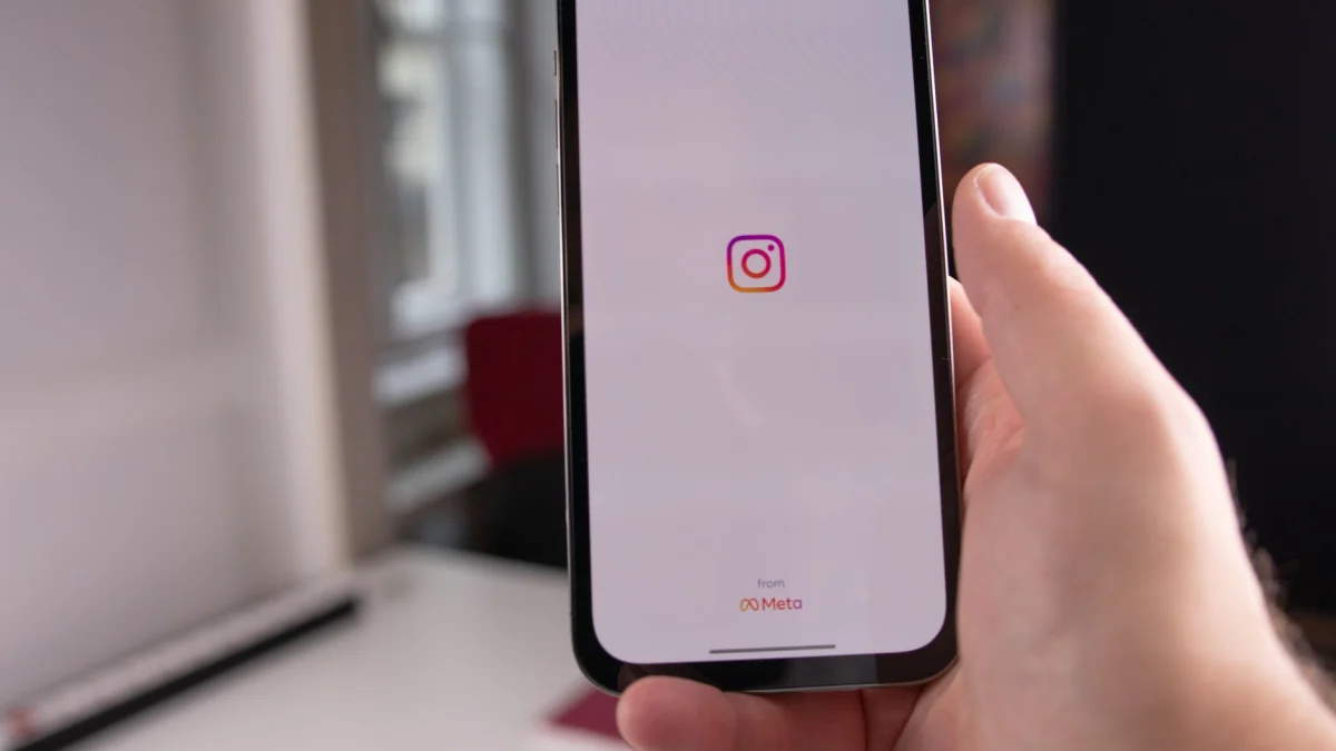 Meta (META) Reports 33% Revenue Growth; Snap (SNAP) Hits $1.5B