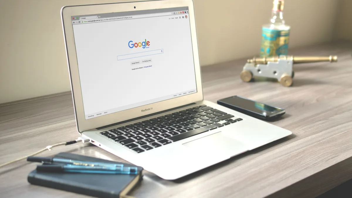 Alphabet (GOOGL) Stock Rises 4% on Dow Inclusion Despite Challenges