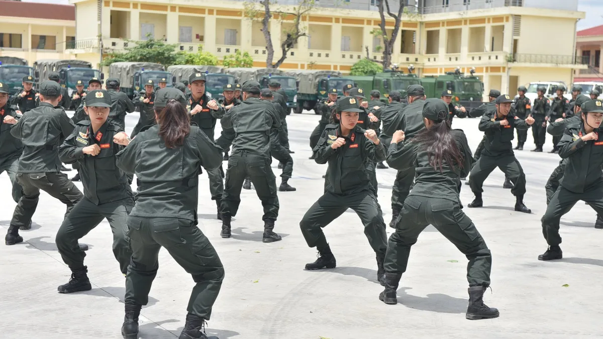 Taiwan President Urges Military Cadets on China's Influence