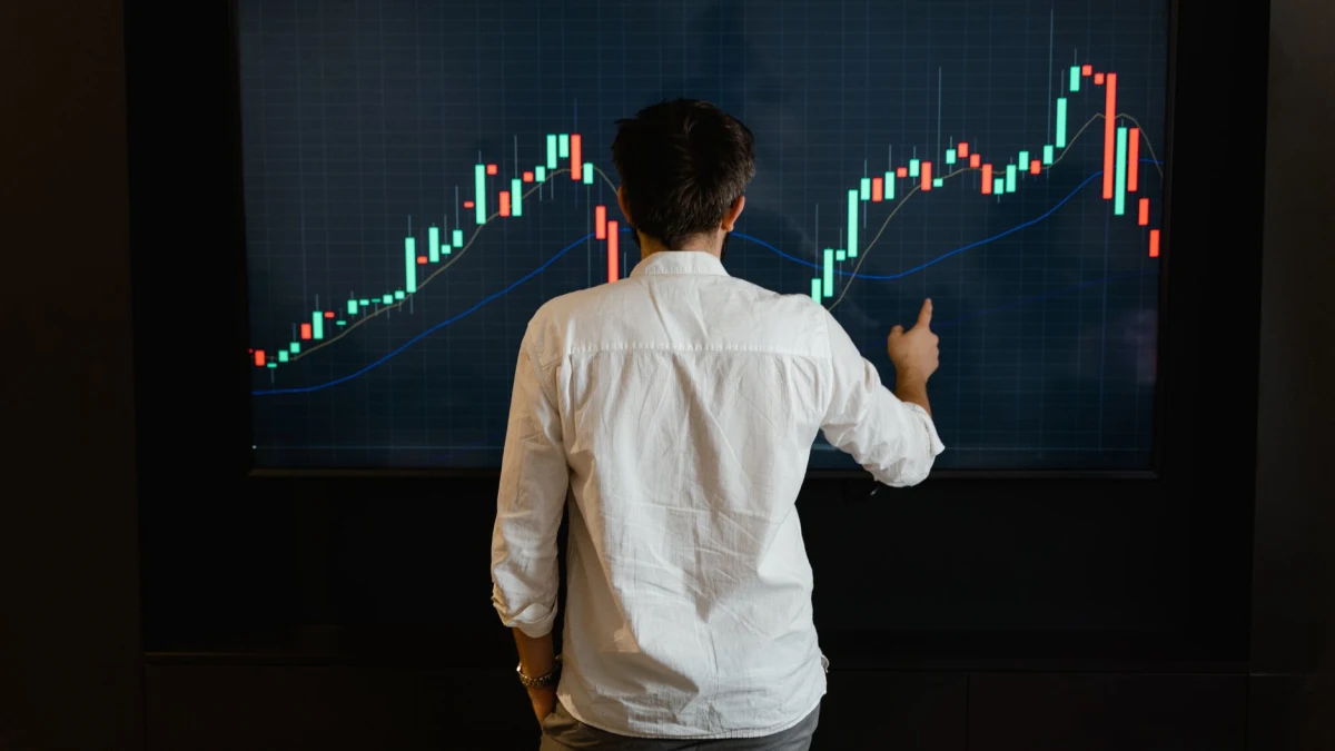 Trump Discloses Apple (AAPL) Stock and Crypto Income Details
