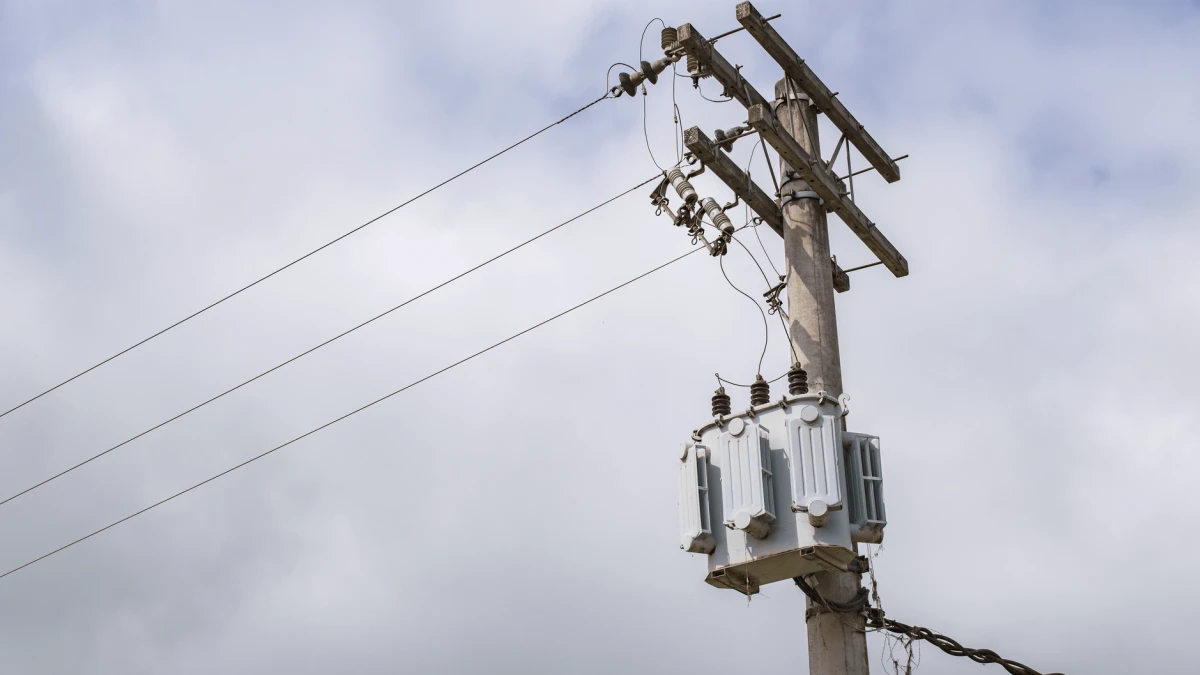 France Transformer Malfunction Affects 100,000 Due to 40C Heat