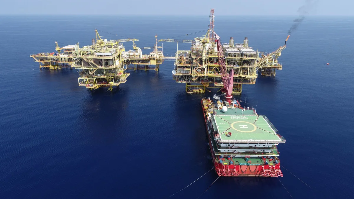 Brent Crude (Brent) Declines 1.12% in Worst Quarter Since 2020