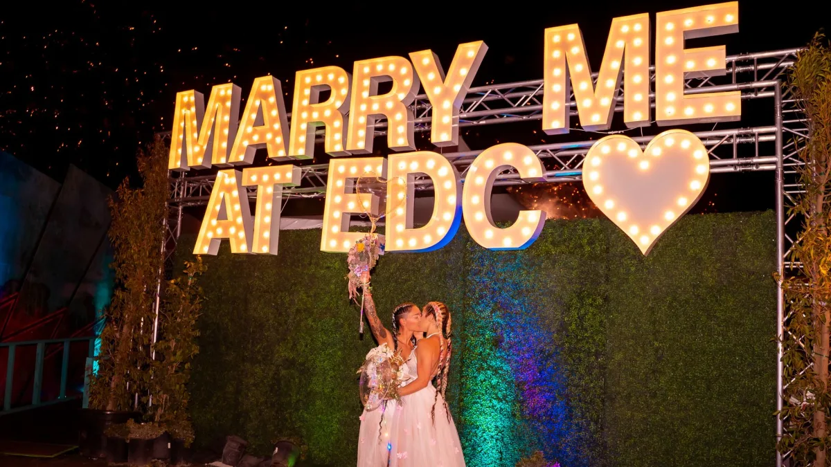 Taylor Swift Marries Travis Kelce: Official Spokesperson Confirms Event