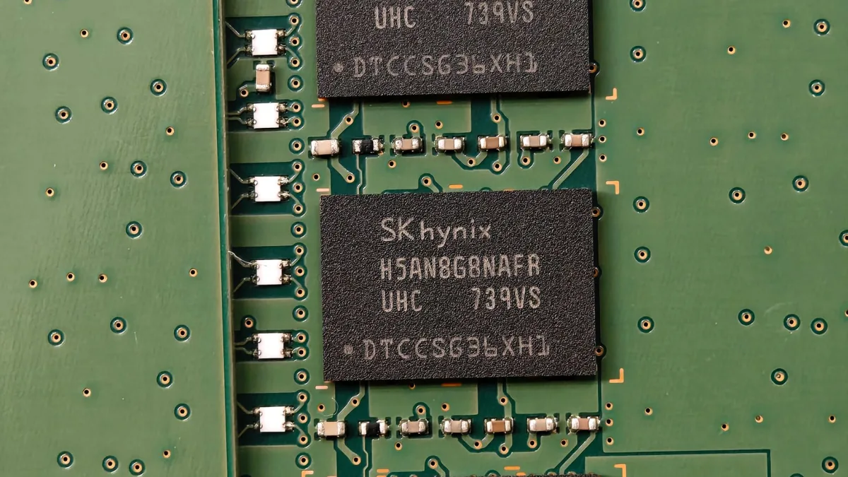 CoreWeave Explores Hedging Memory-Chip Price Risk