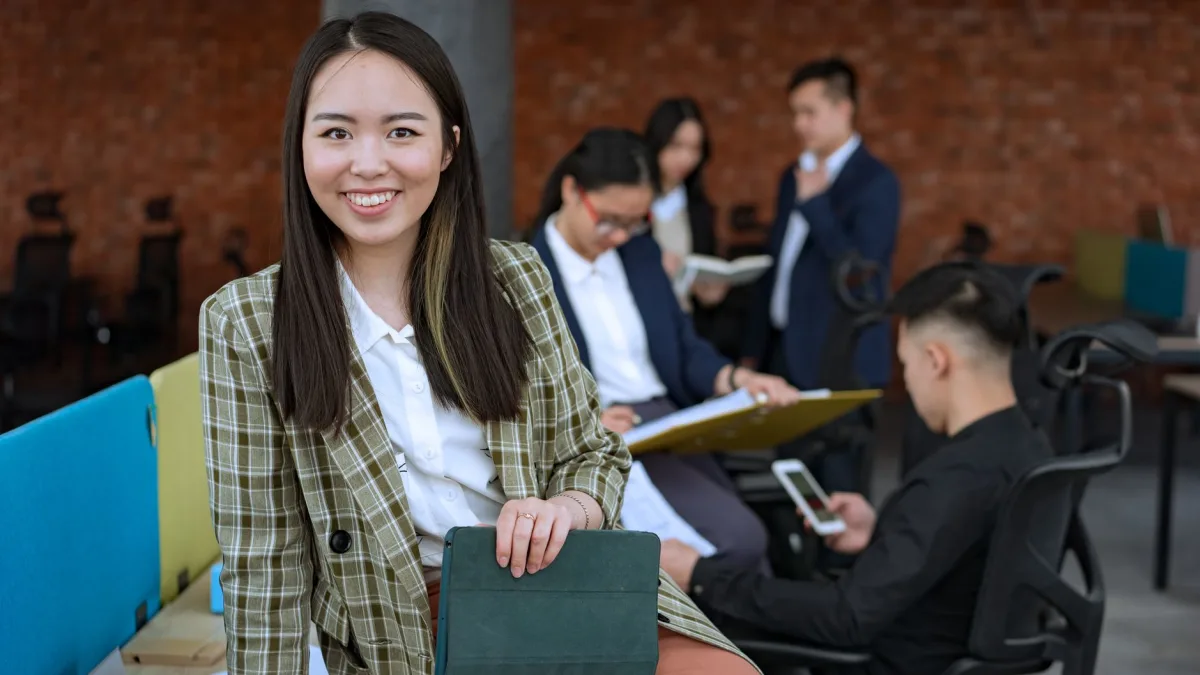 Gen Z Workers Change Jobs 10 Times for Career Growth Insights