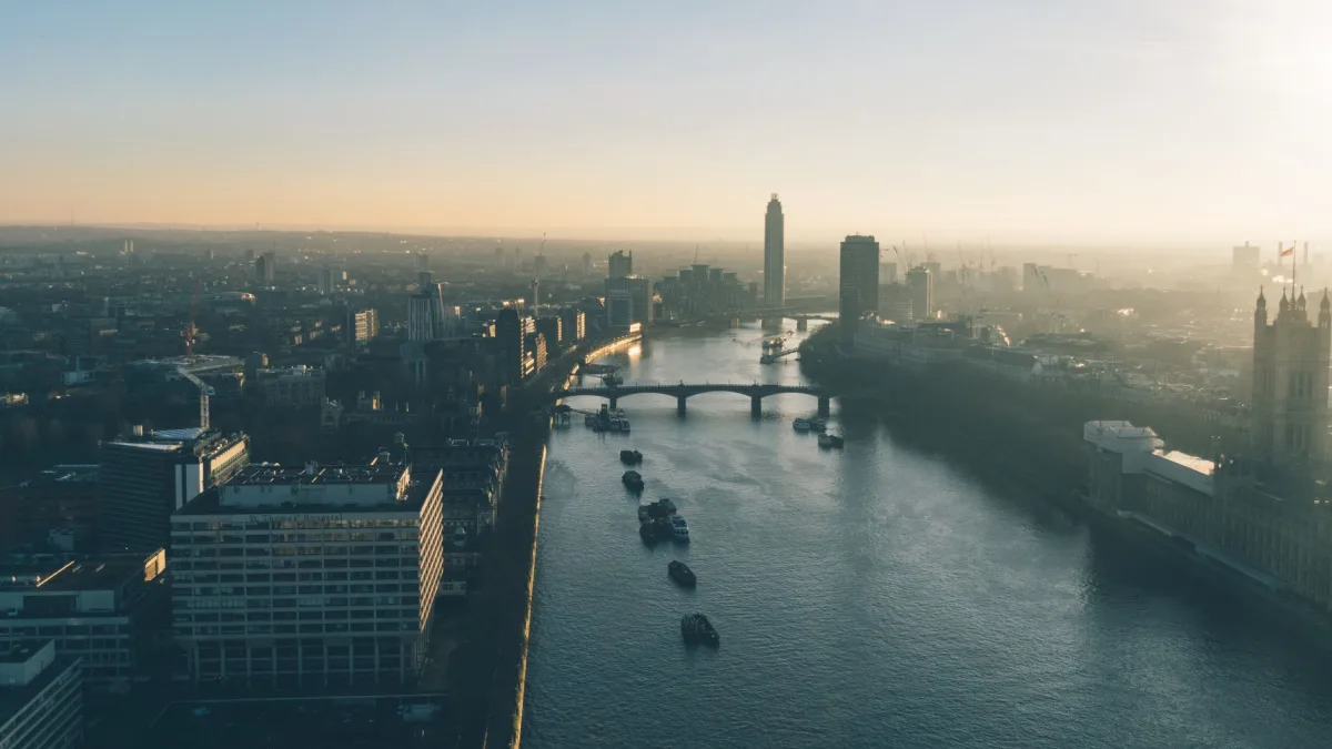 Thames Water Secures Funding Until Q4 2026 Amid £20B Debt
