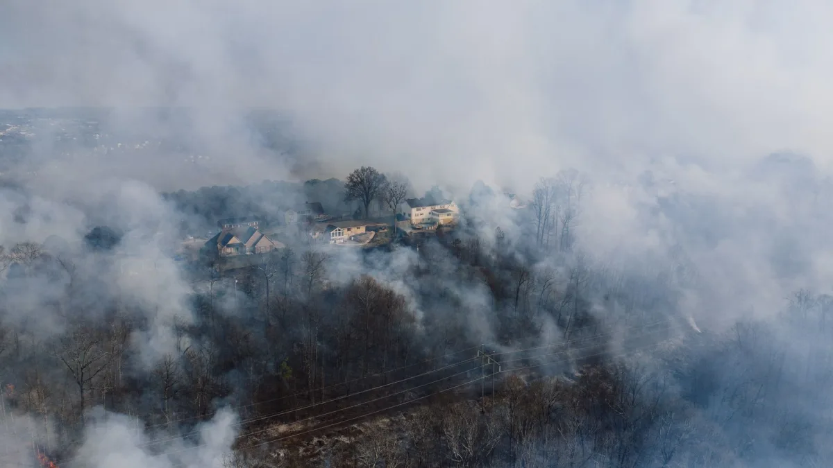 Smoke from Wildfires Prompts Evacuations in US Midwest and Northeast
