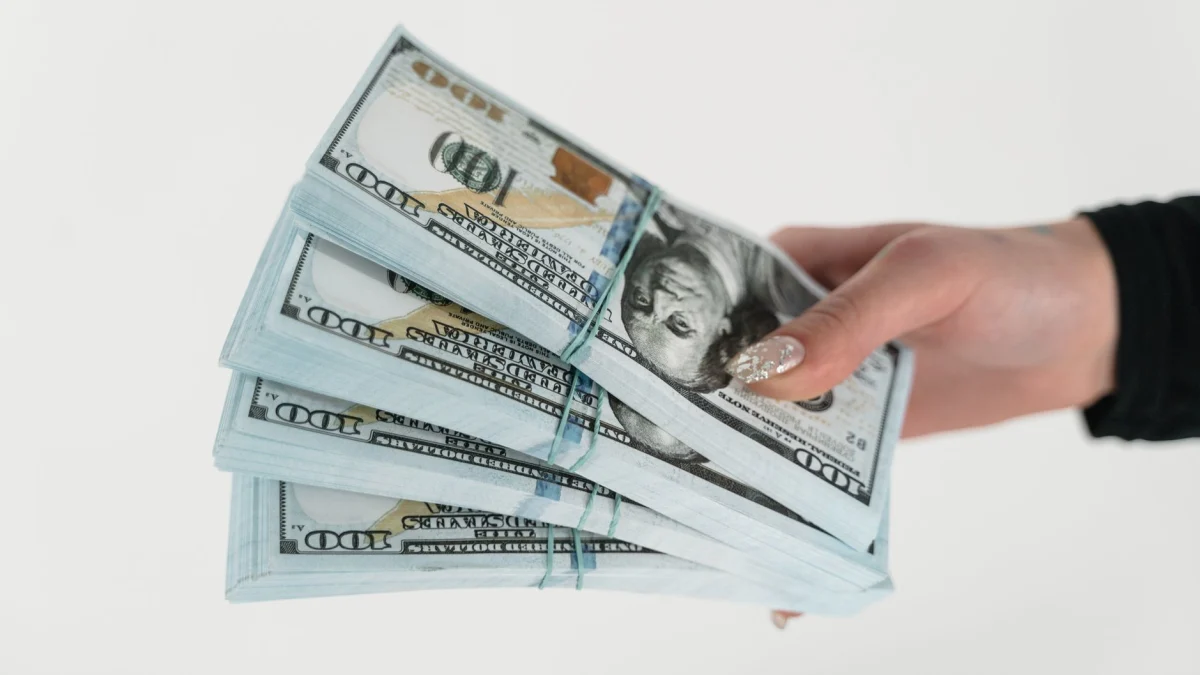 IAG Converts All Outstanding Bonds Due 2028 via Cash Payment
