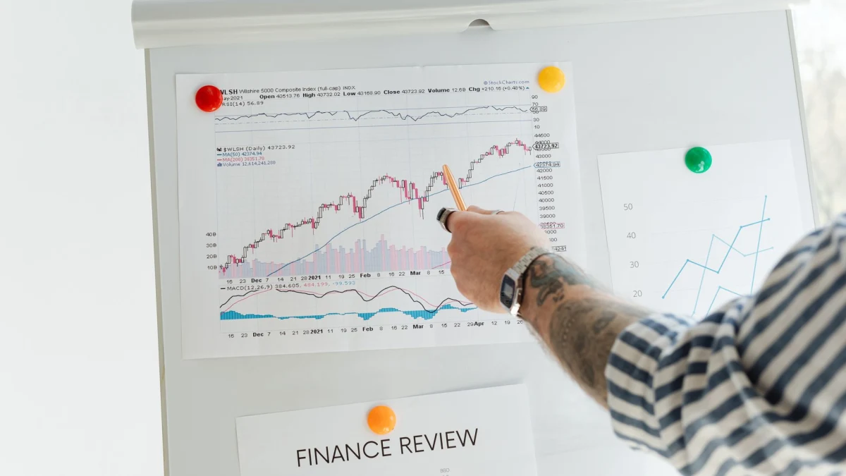 AI-Driven Dividend Stock Yielding 2.4% Attracts Investor Attention