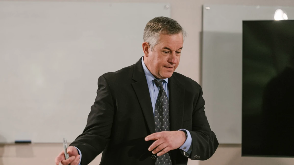 EXPO CEO Corrigan Sells $109,044 in Shares
