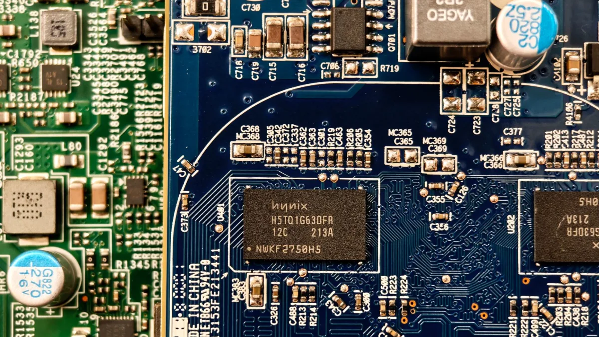 ASML Reports Strong Q2 2026, Impacting Intel (INTC) Expectations