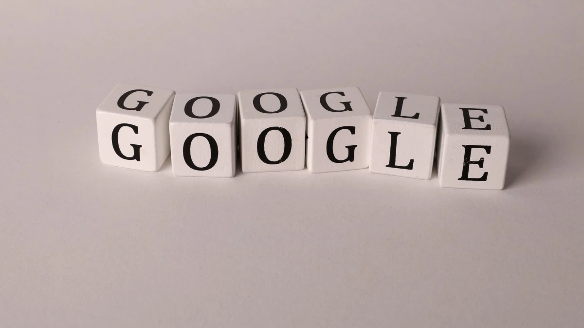 Alphabet's new AI chip roadmap impacts Monday's market dynamics