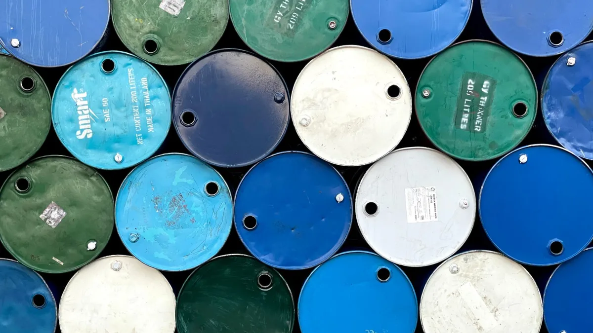 Oil Prices Reach $100 a Barrel Amid Red Sea Conflict