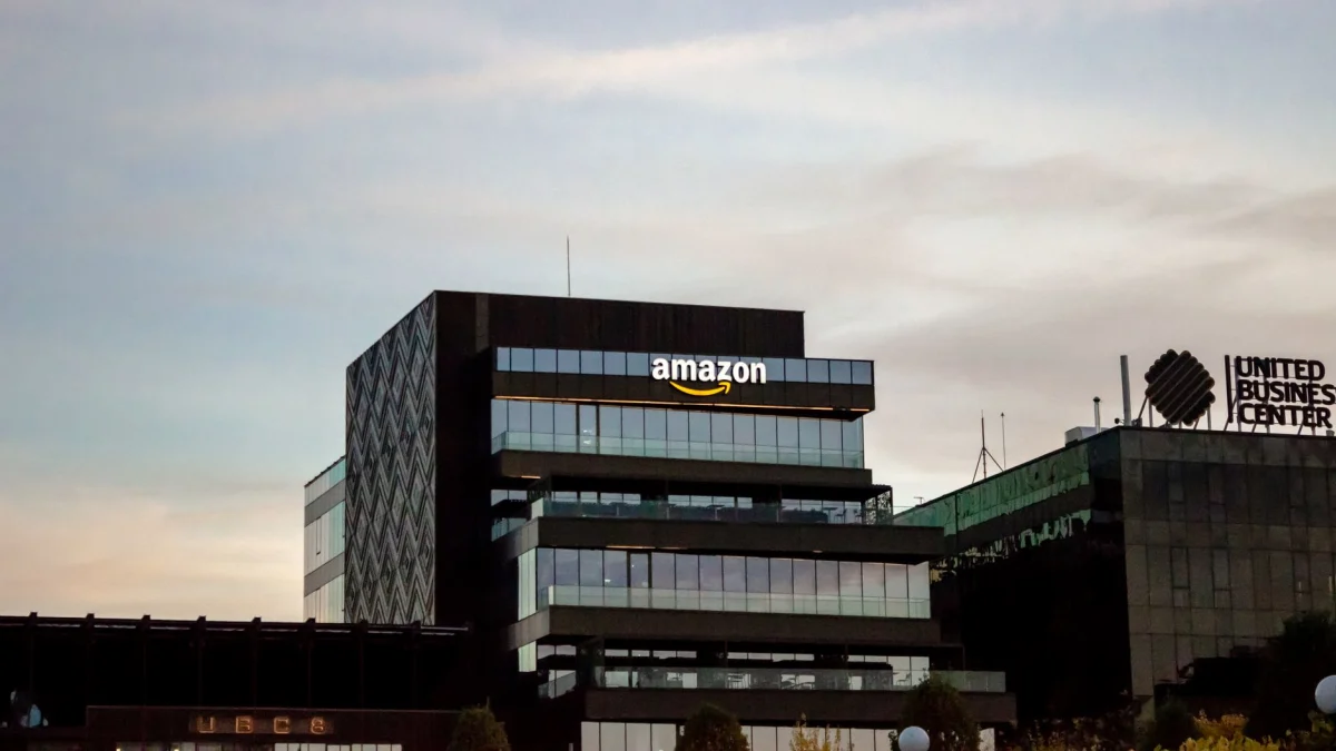 Amazon (AMZN) vs. Microsoft (MSFT): Cloud Empire Analysis